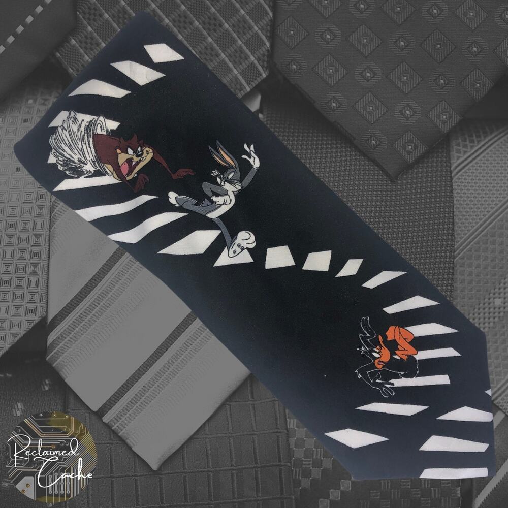 Looney Tunes Chasing Tie
